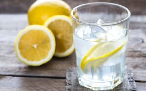Read more about the article The Role of Hydration in Menopause Weight Loss